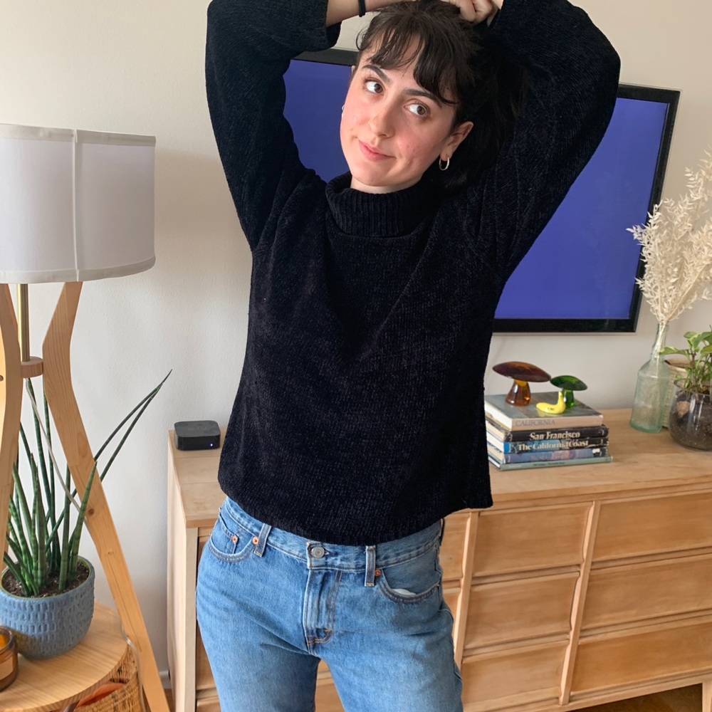 Vintage black cropped sweater